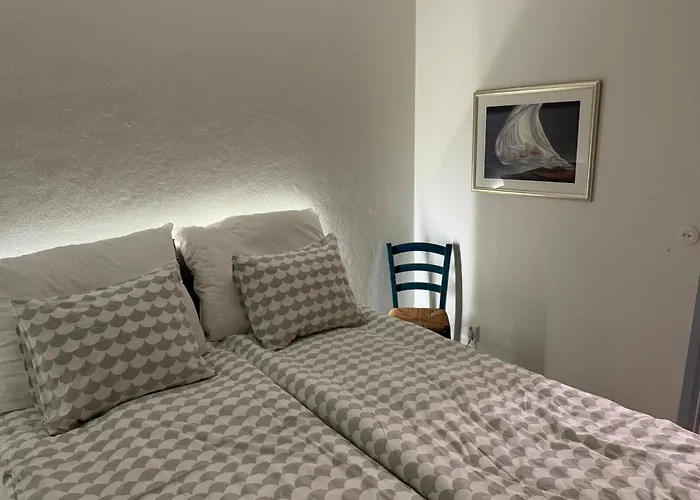 1 Bedroom Comfortable Top Floor Apartment In Puotila Near Metrostation And Sea
